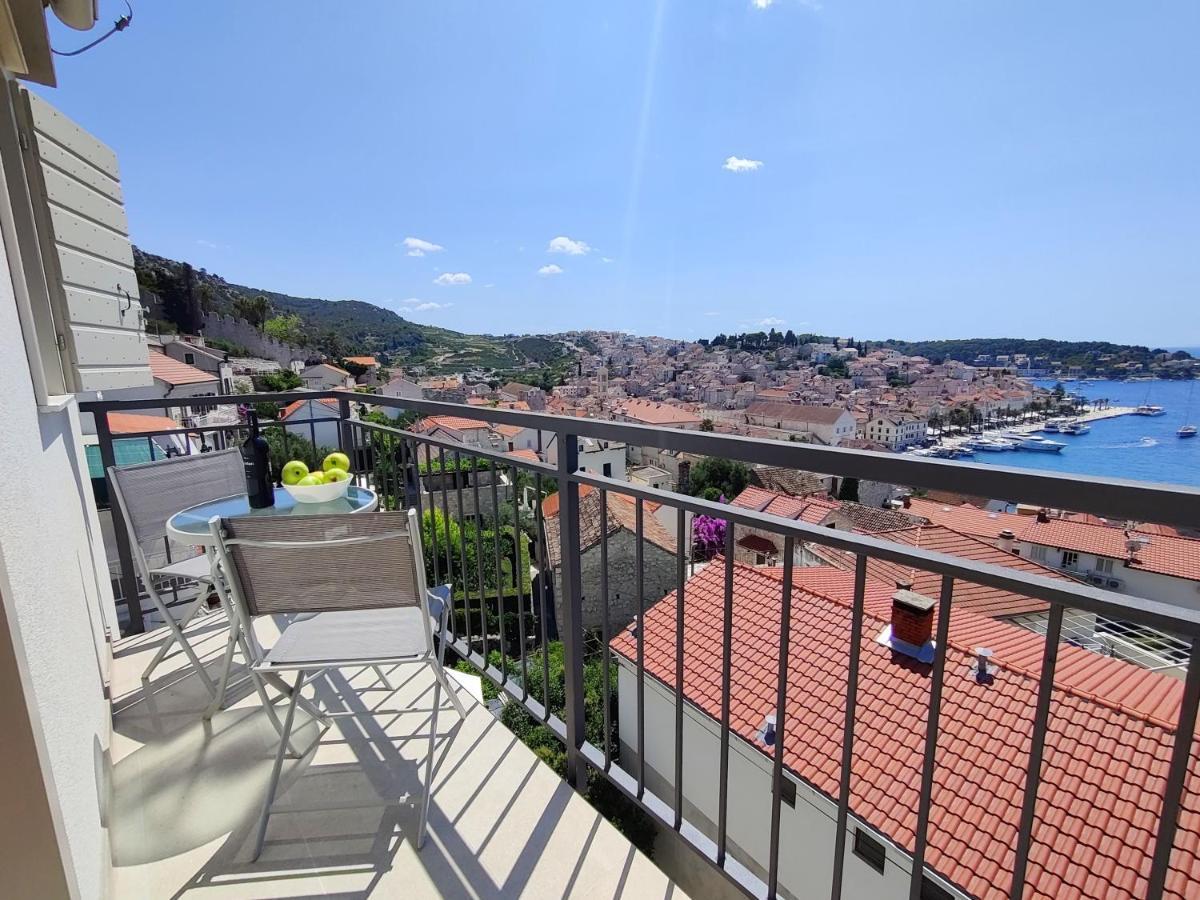 Brand New Apt W Balcony & Perfect Seaview At Center Hvar Town Kültér fotó