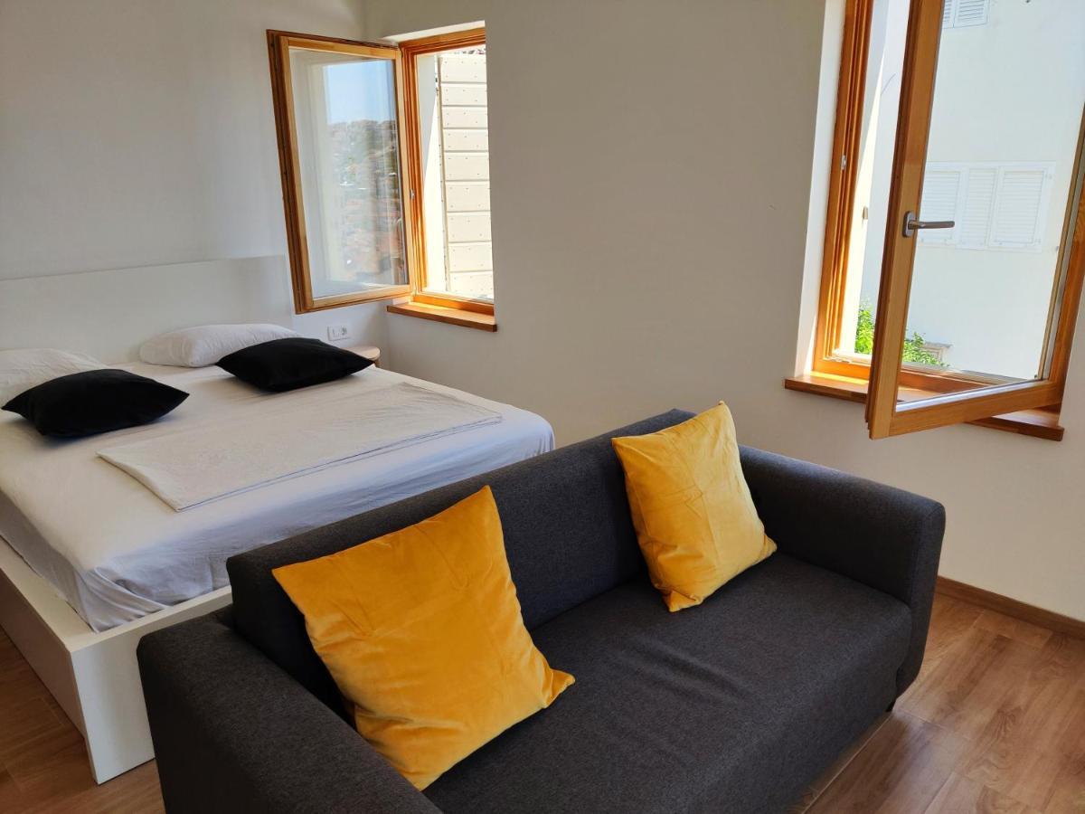 Brand New Apt W Balcony & Perfect Seaview At Center Hvar Town Kültér fotó
