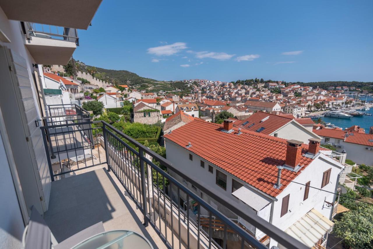 Brand New Apt W Balcony & Perfect Seaview At Center Hvar Town Kültér fotó
