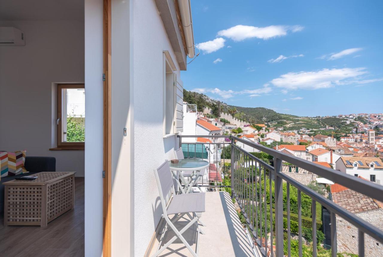 Brand New Apt W Balcony & Perfect Seaview At Center Hvar Town Kültér fotó