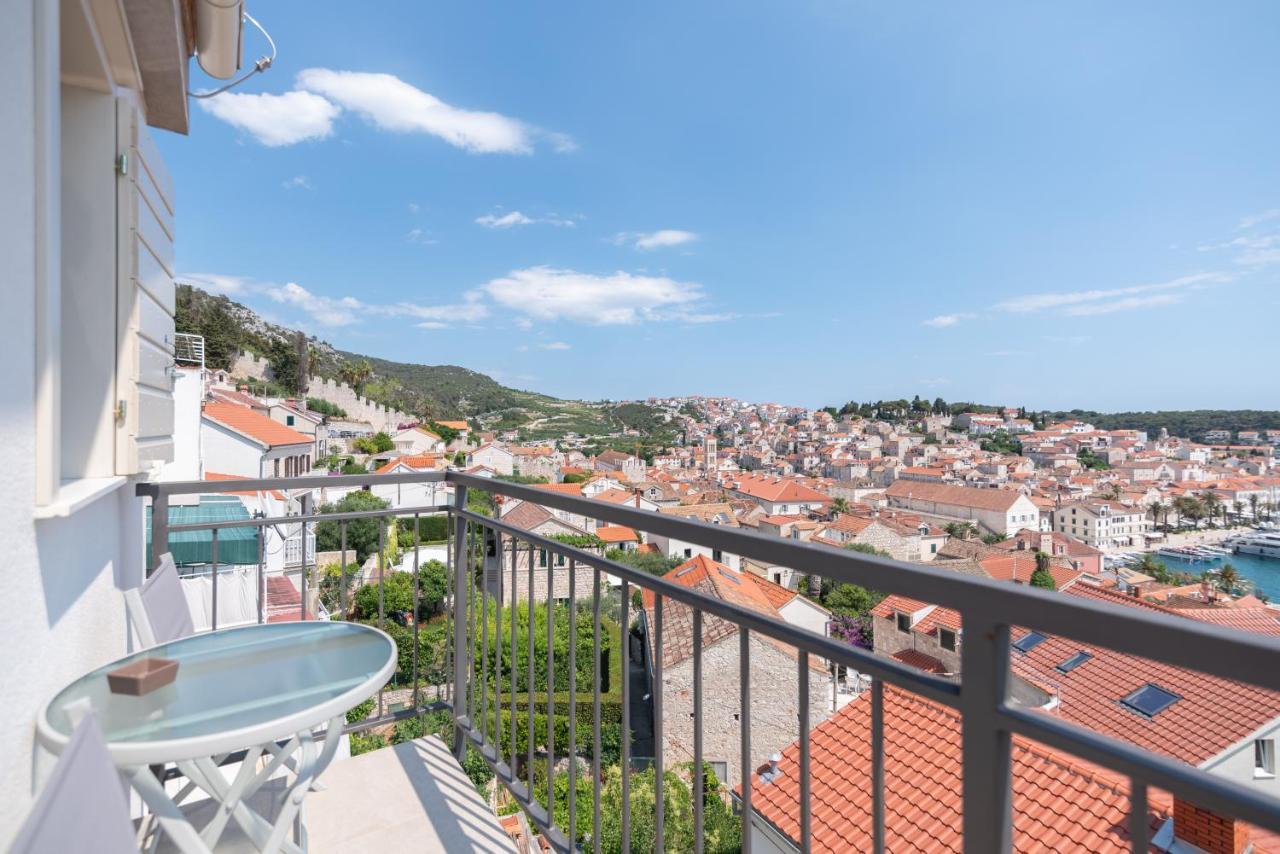 Brand New Apt W Balcony & Perfect Seaview At Center Hvar Town Kültér fotó
