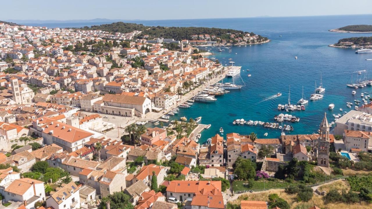 Brand New Apt W Balcony & Perfect Seaview At Center Hvar Town Kültér fotó