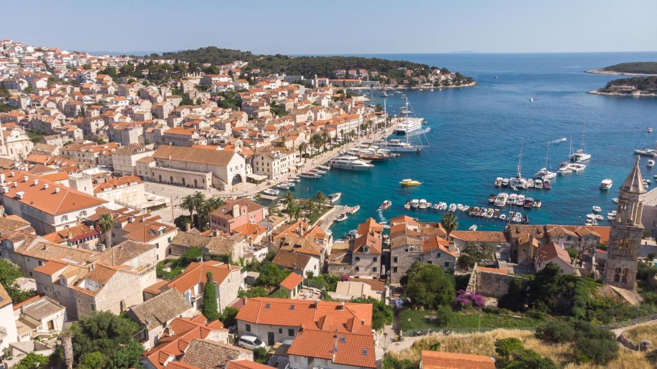 Brand New Apt W Balcony & Perfect Seaview At Center Hvar Town Kültér fotó