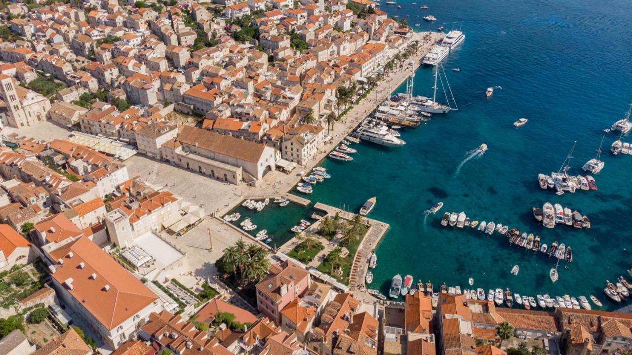 Brand New Apt W Balcony & Perfect Seaview At Center Hvar Town Kültér fotó