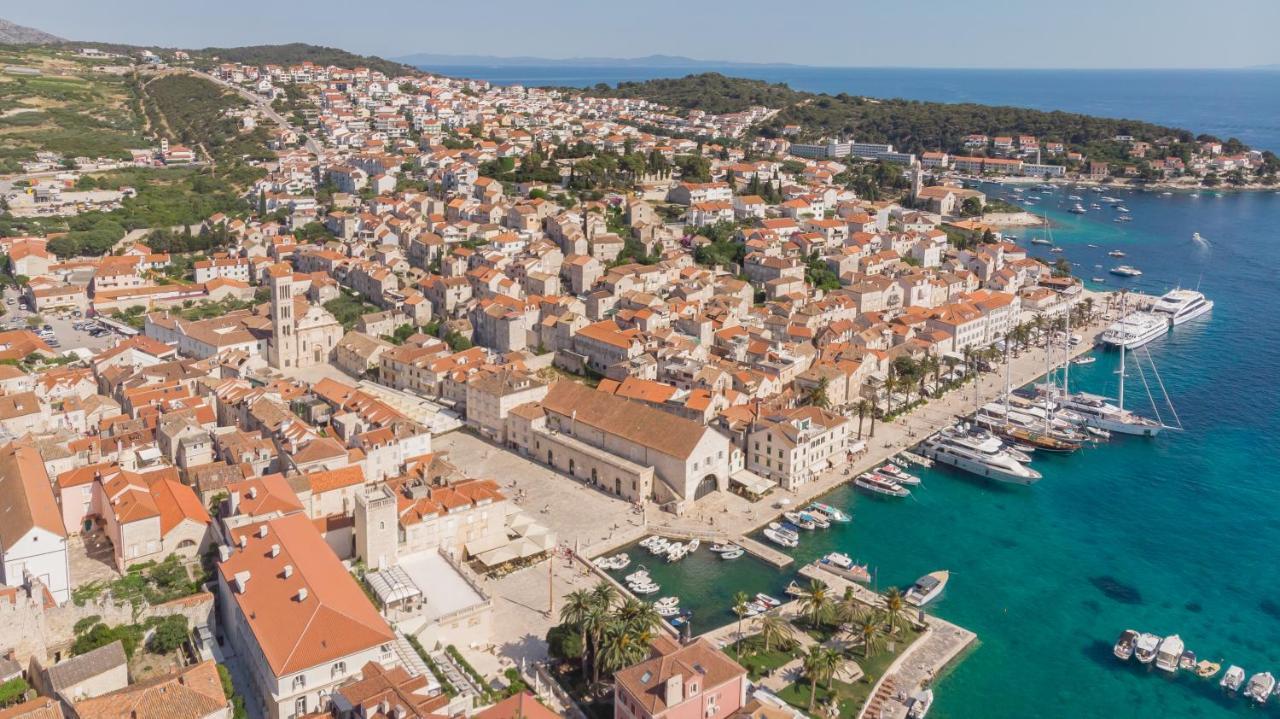 Brand New Apt W Balcony & Perfect Seaview At Center Hvar Town Kültér fotó